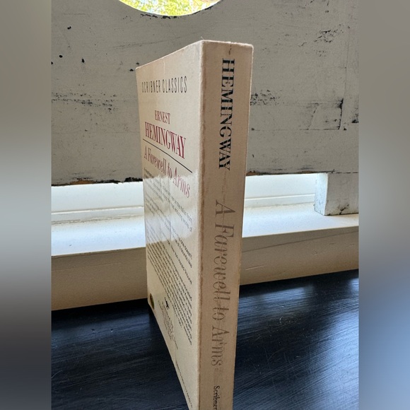 Ernest Hemingway - Picture 4 of 12